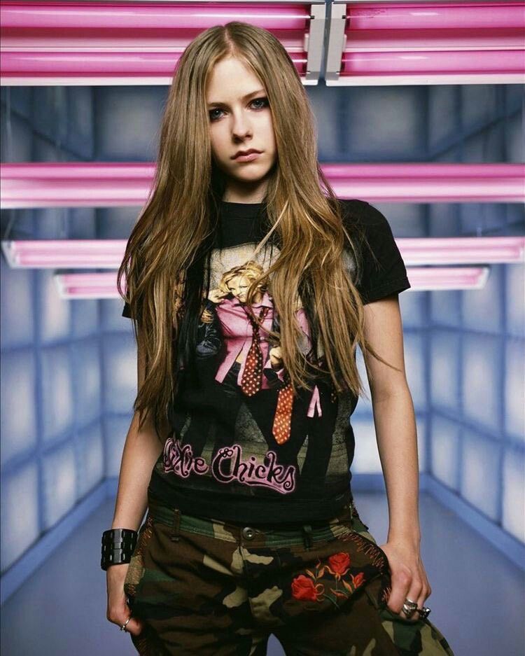 Avril Lavigne y2k style 0085