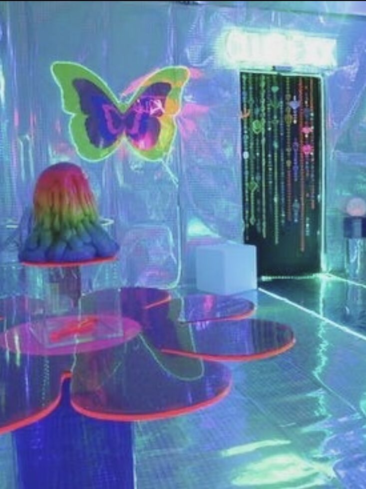 cyber y2k room decor 0013