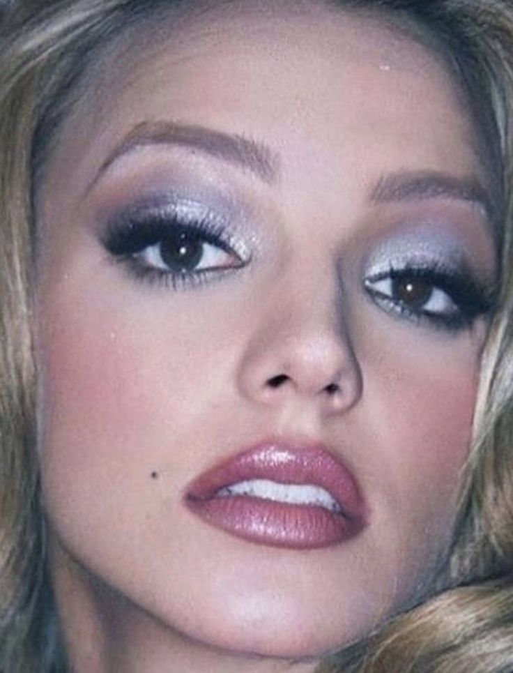 early 2000s y2k makeup 0093