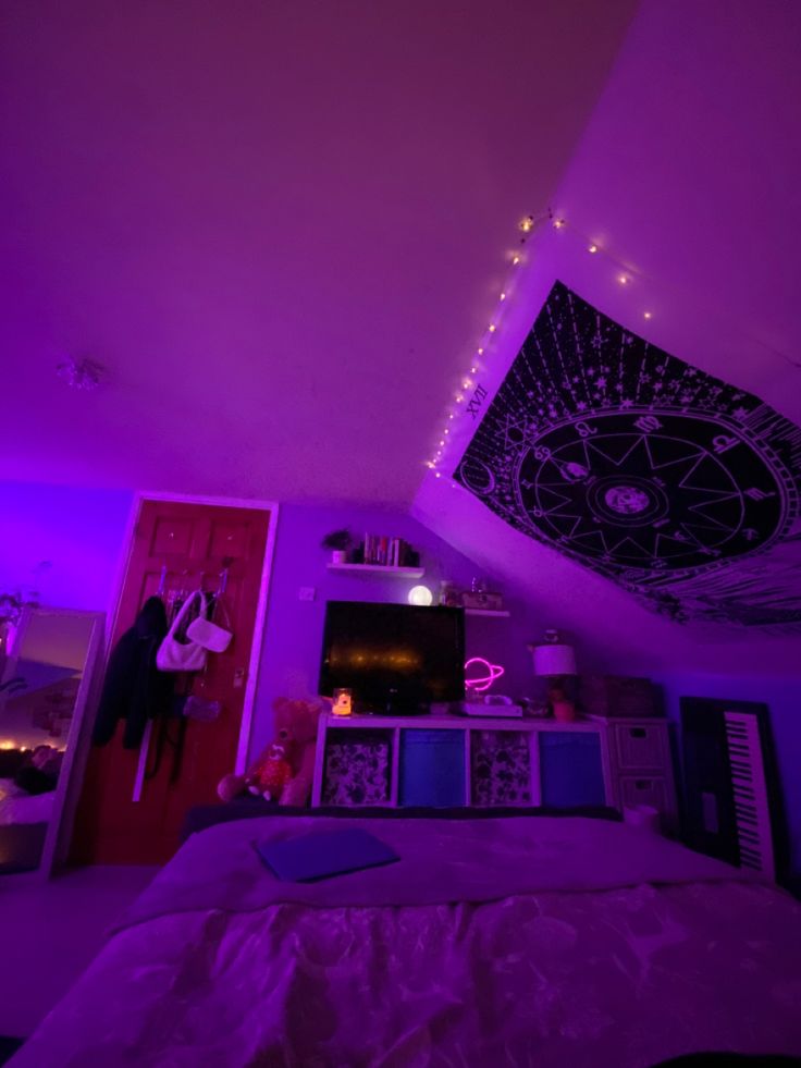 funky Y2K bedroom styles