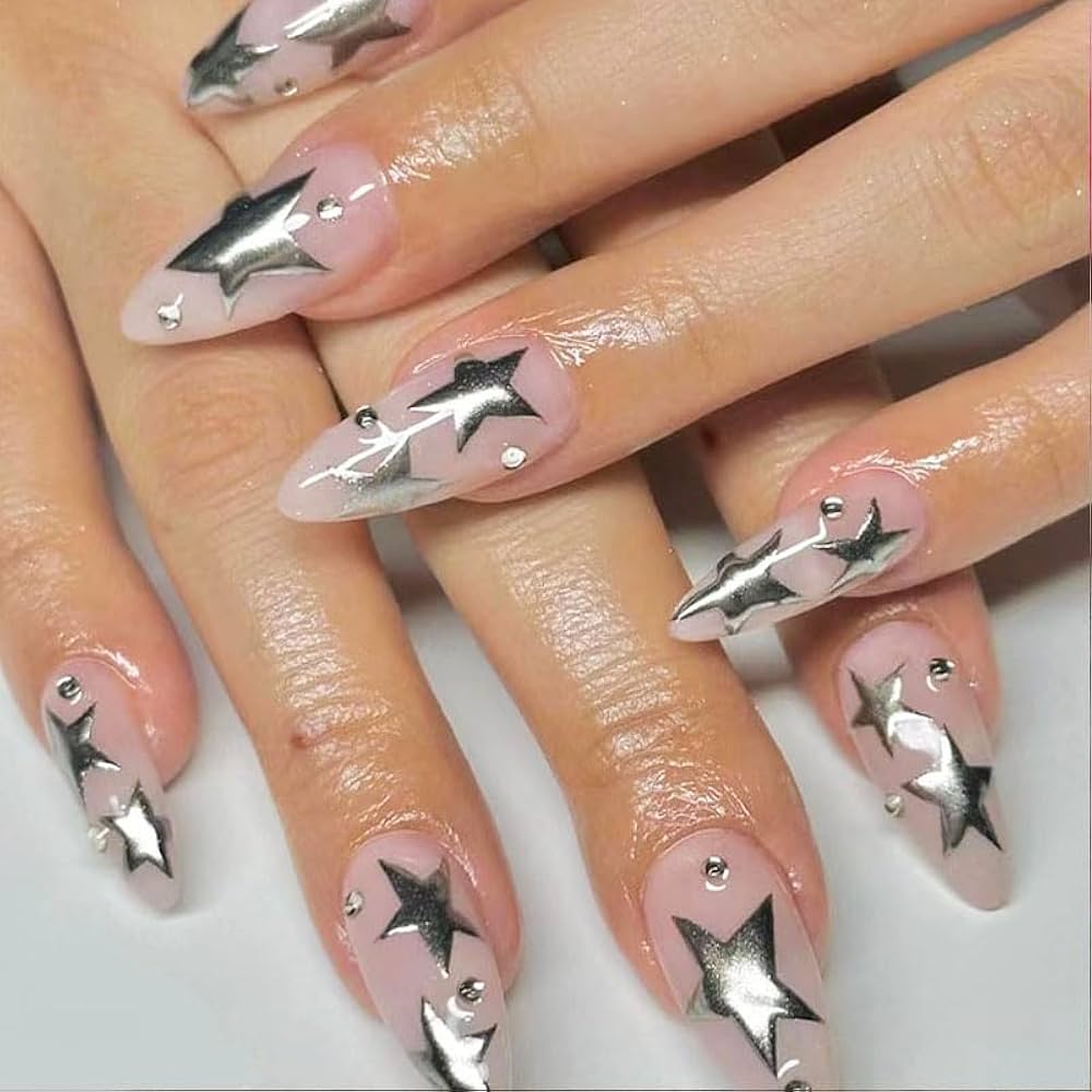 how to achieve star nails Y2K