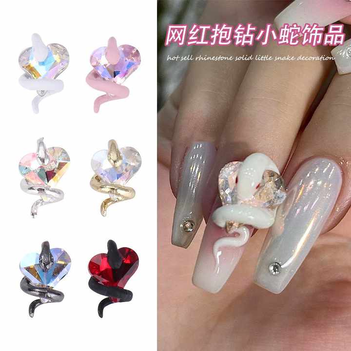 nails with charms y2k 0027