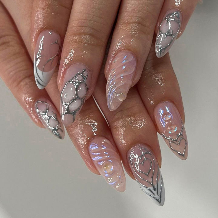 nails with charms y2k 0045