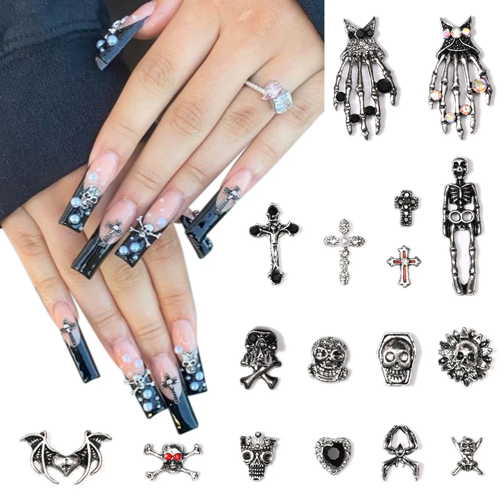 nails with charms y2k 0048