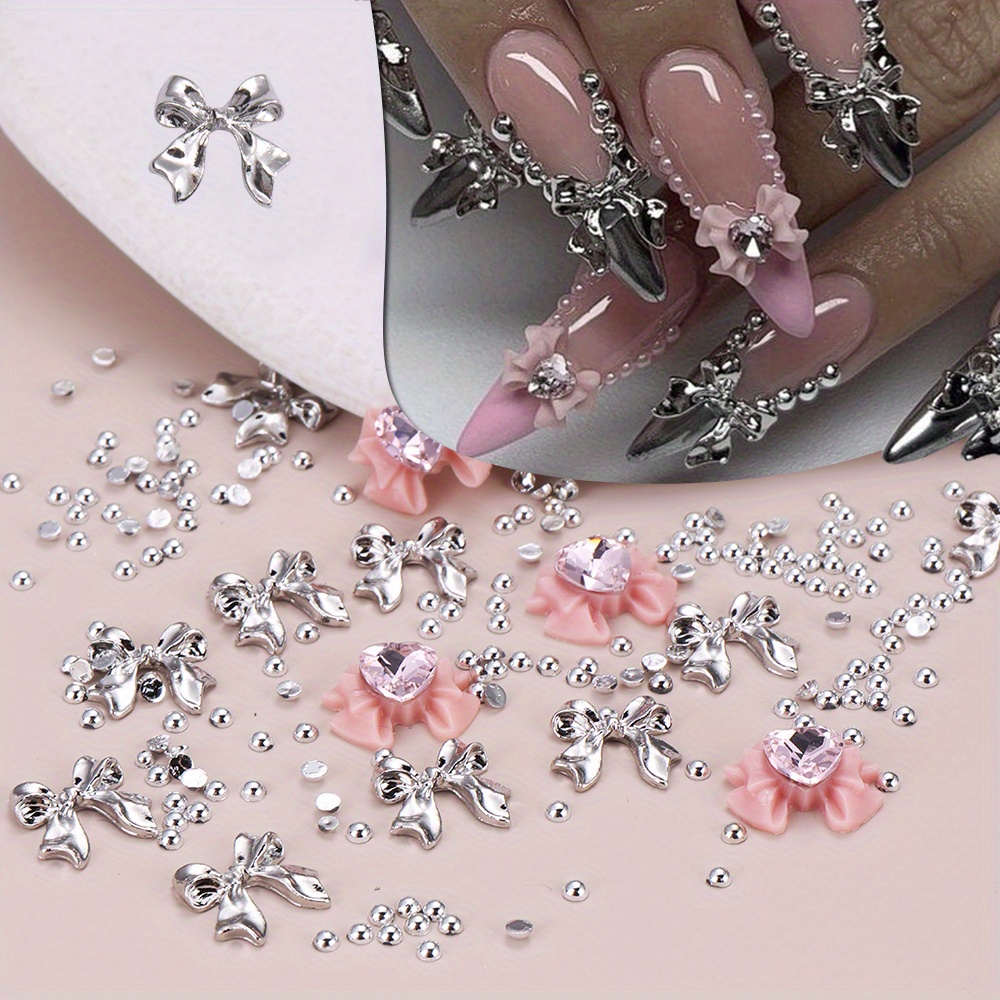 nails with charms y2k 0059