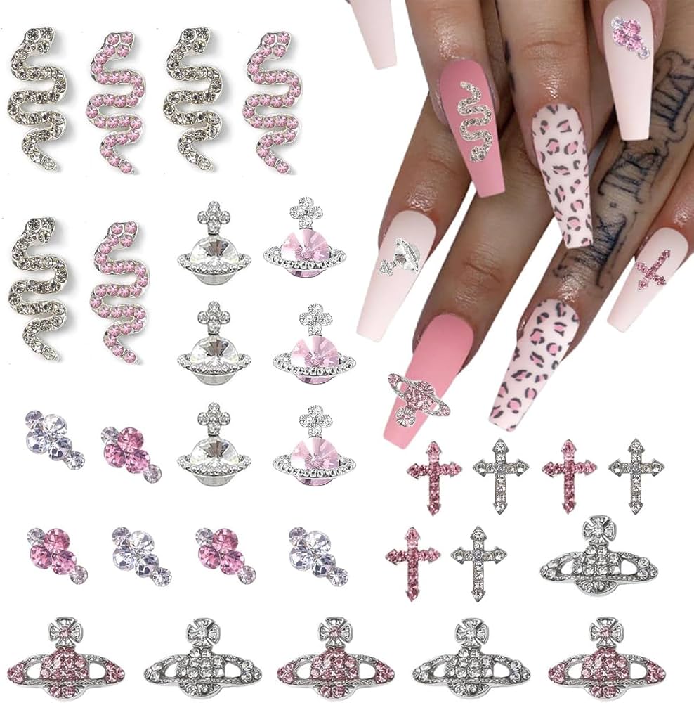 nails with charms y2k 0081