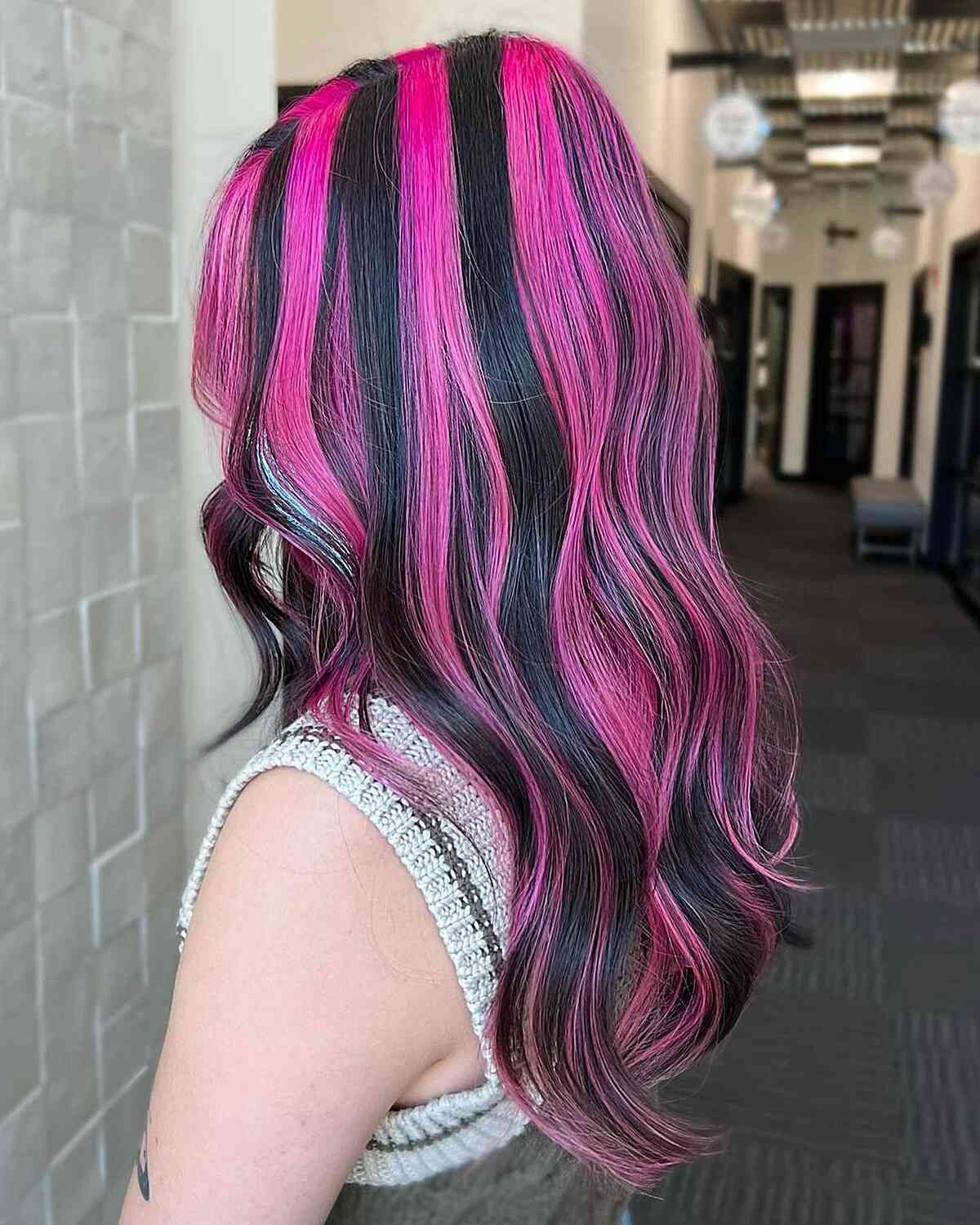 pink skunk hair trends