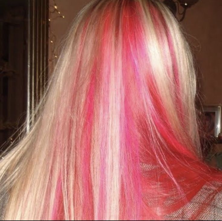 pink skunk hair y2k 0089