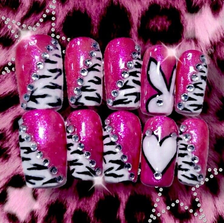 pink y2k nails 0024