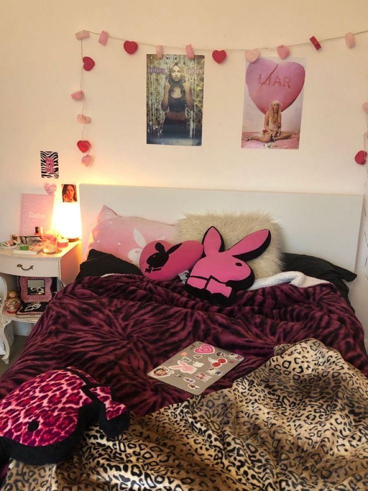 pink y2k room 0046