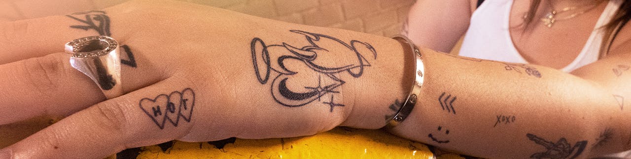 popular y2k hand tattoo motifs