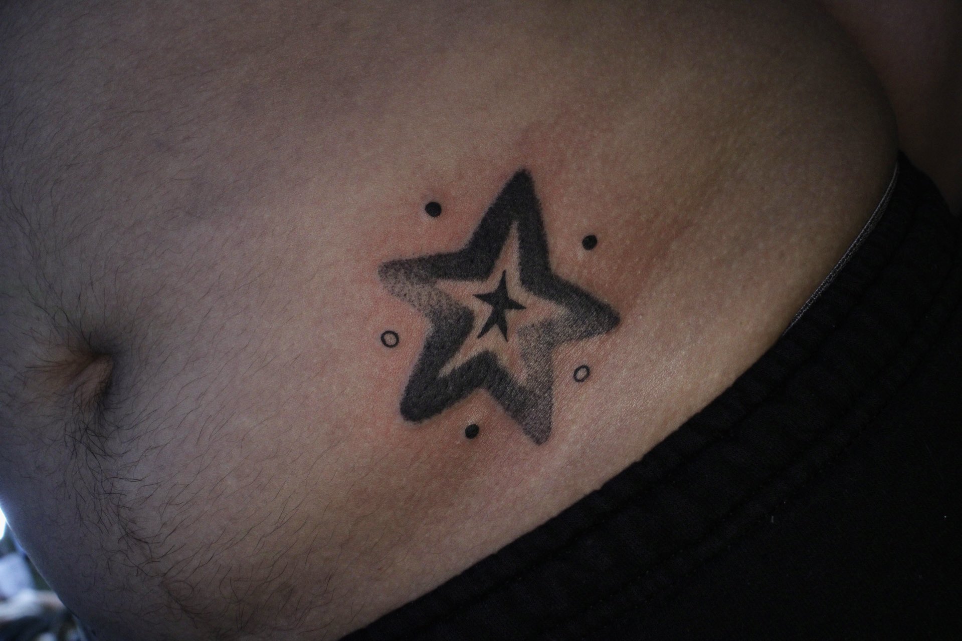 popular y2k star tattoo placements