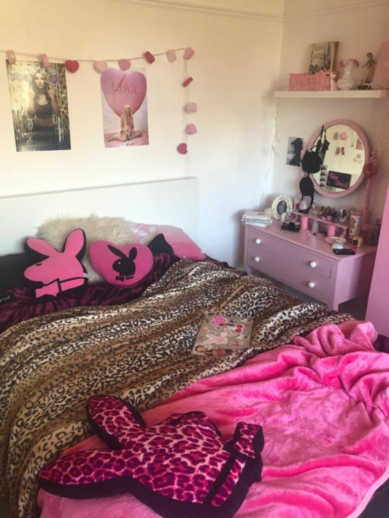 styles for a pink y2k room