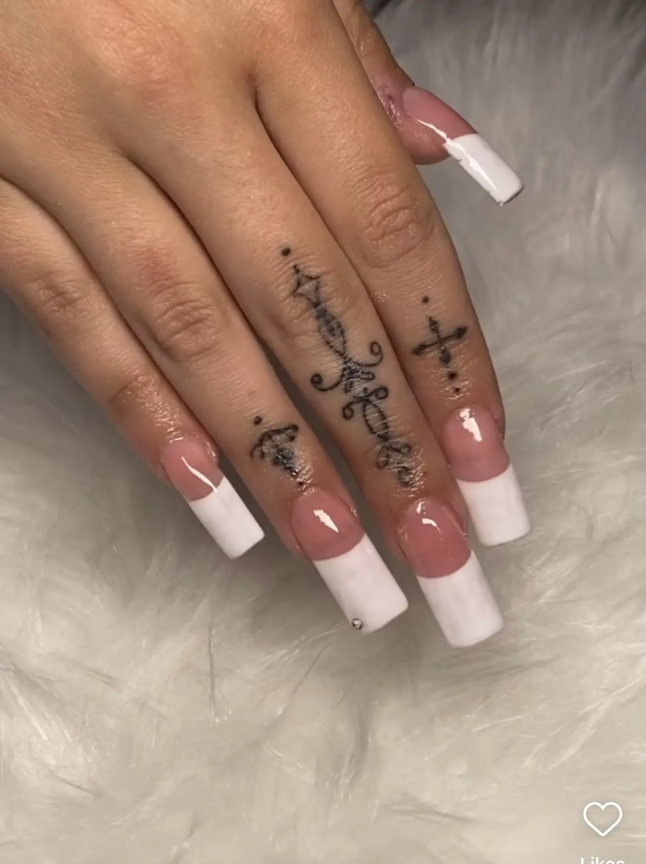 y2k french tip nails 0060