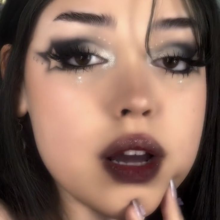 y2k grunge makeup 0040