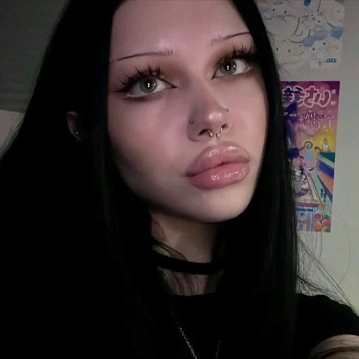 y2k grunge makeup 0084