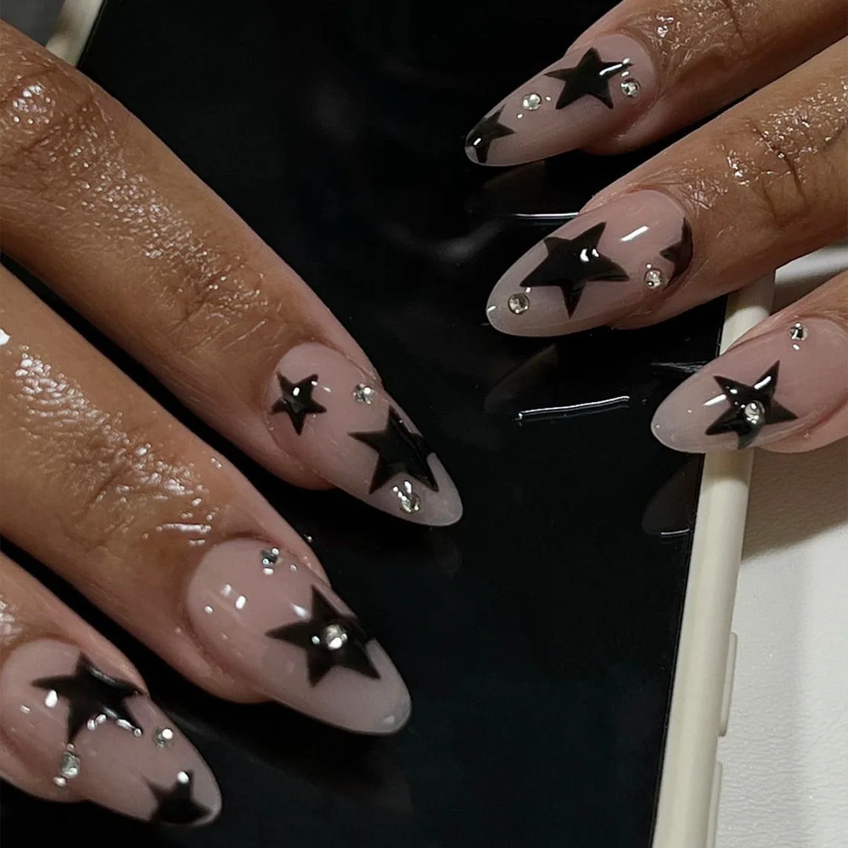 Y2K star nails designs